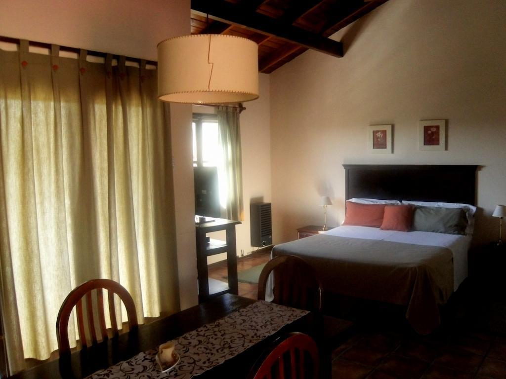 Las Ardillas Cabanas Y Suites La Falda Phòng bức ảnh