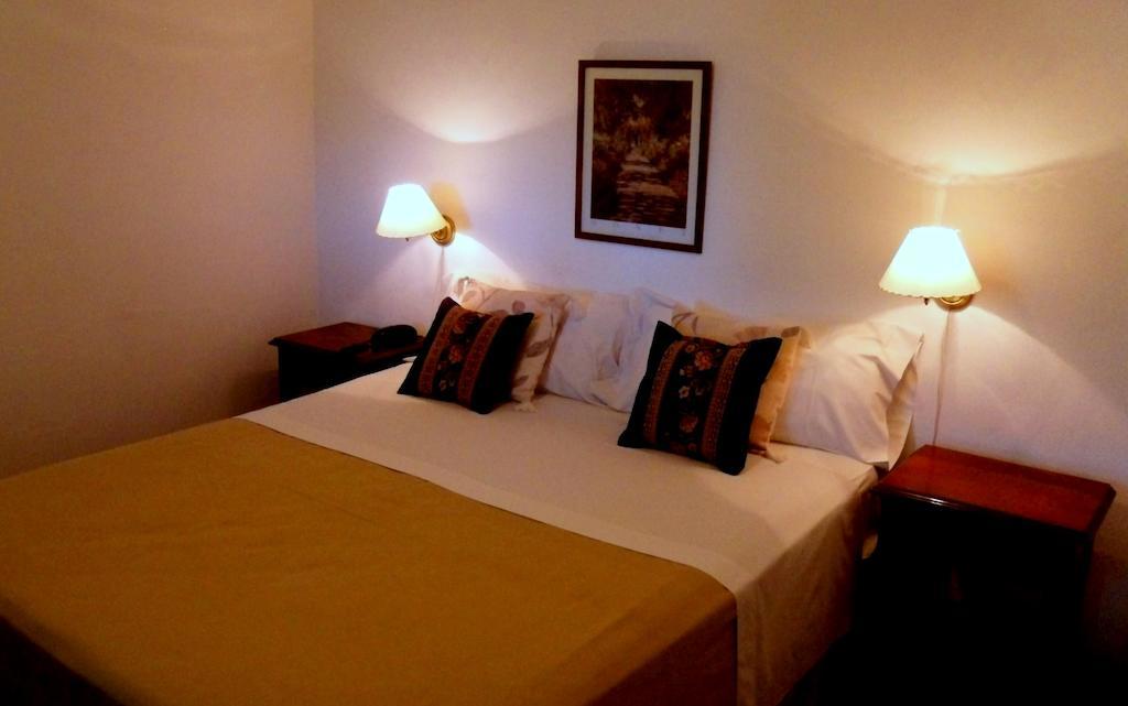 Las Ardillas Cabanas Y Suites La Falda Phòng bức ảnh