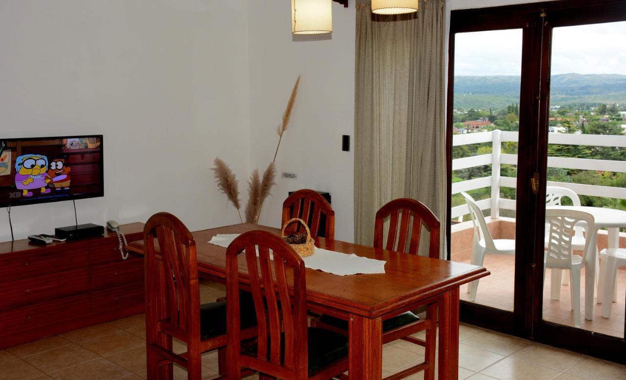 Las Ardillas Cabanas Y Suites La Falda Ngoại thất bức ảnh