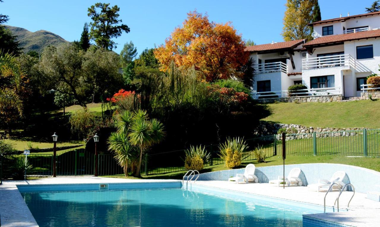 Las Ardillas Cabanas Y Suites La Falda Ngoại thất bức ảnh